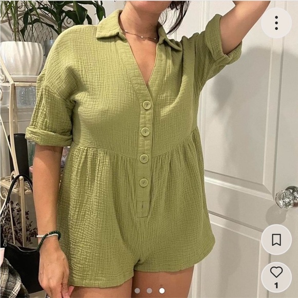 Urban Outfitters Olive Green Gauze Romper Women’s Size M Button Front Short Slee - Picture 1 of 8